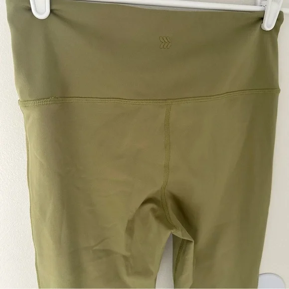 All in Motion Brushed Sculpt Ultra High Rise Flare Leggings - Picture 6 of 8